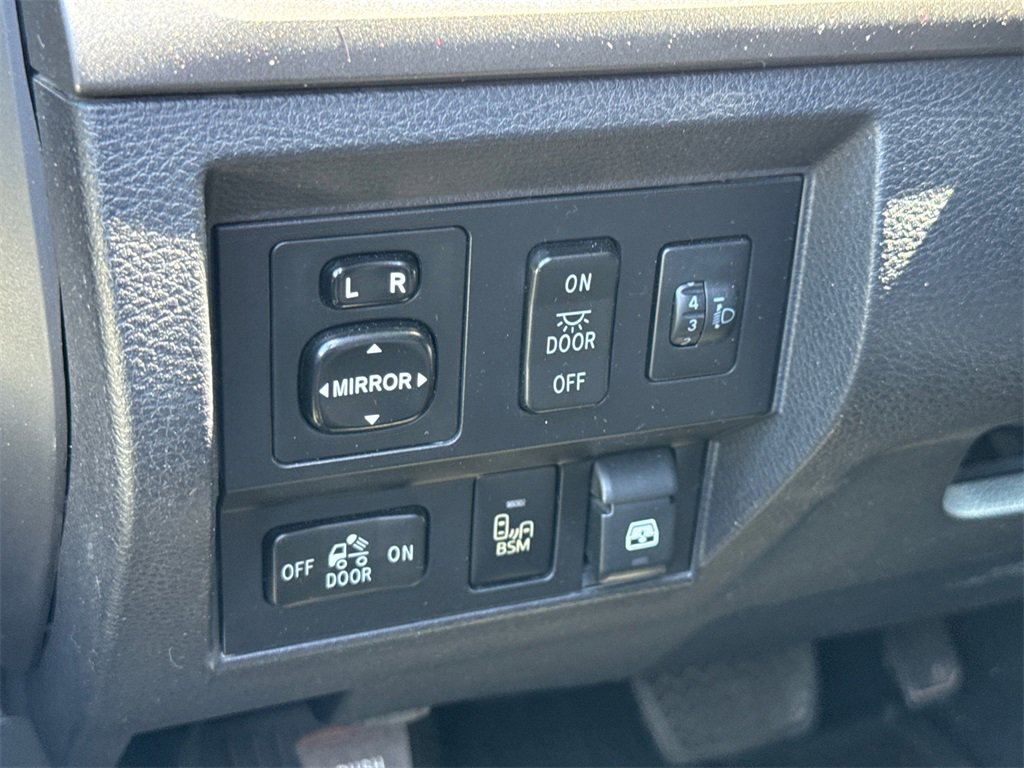 2016 Toyota Tundra SR5 photo 8