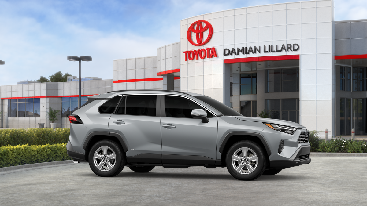 2025 Toyota RAV4 Hybrid XLE photo 13