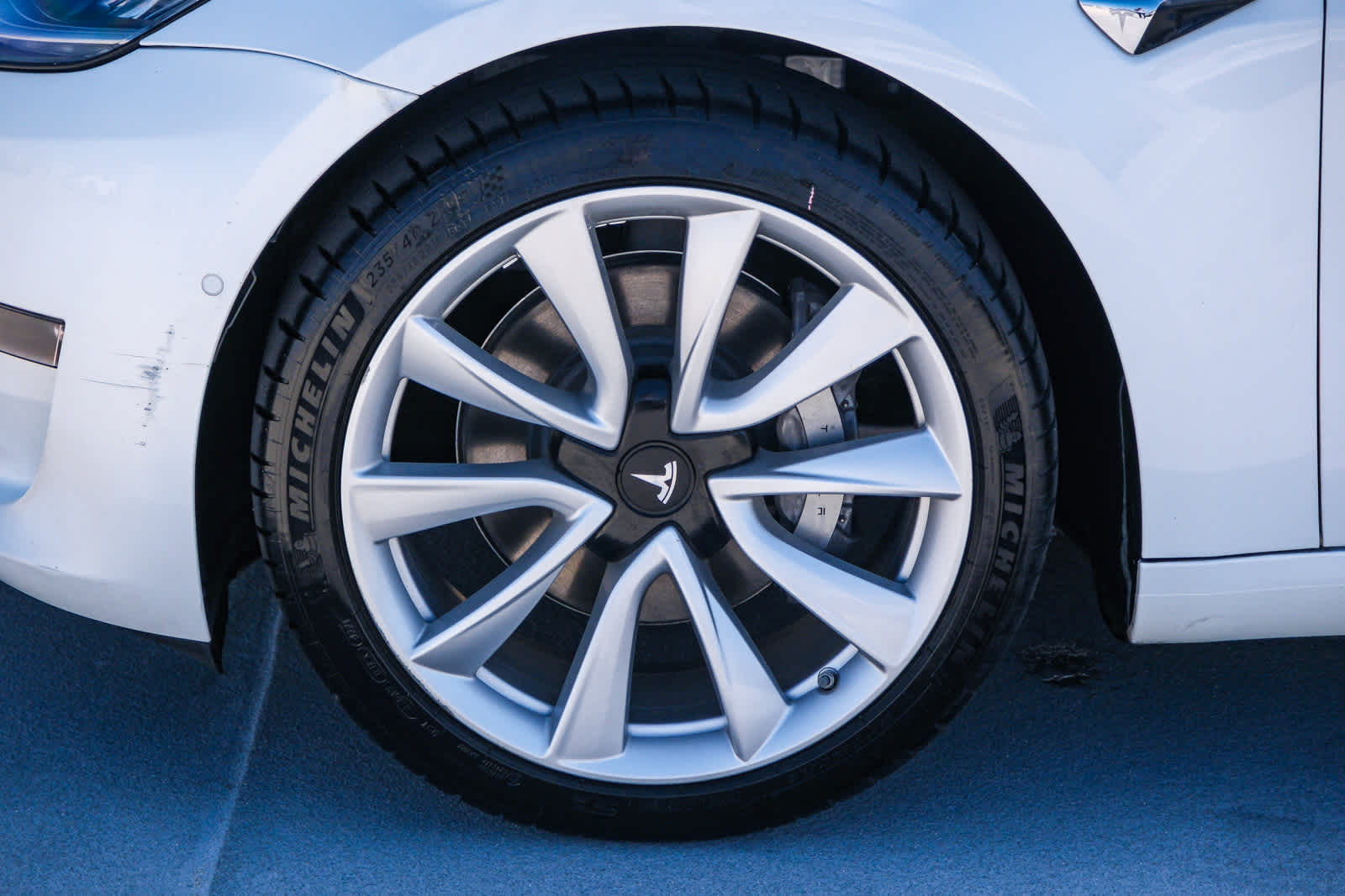 2018 Tesla Model 3 Long Range photo 10