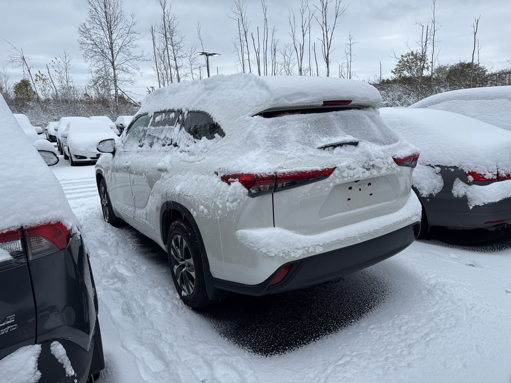 2020 Toyota Highlander XLE photo 3