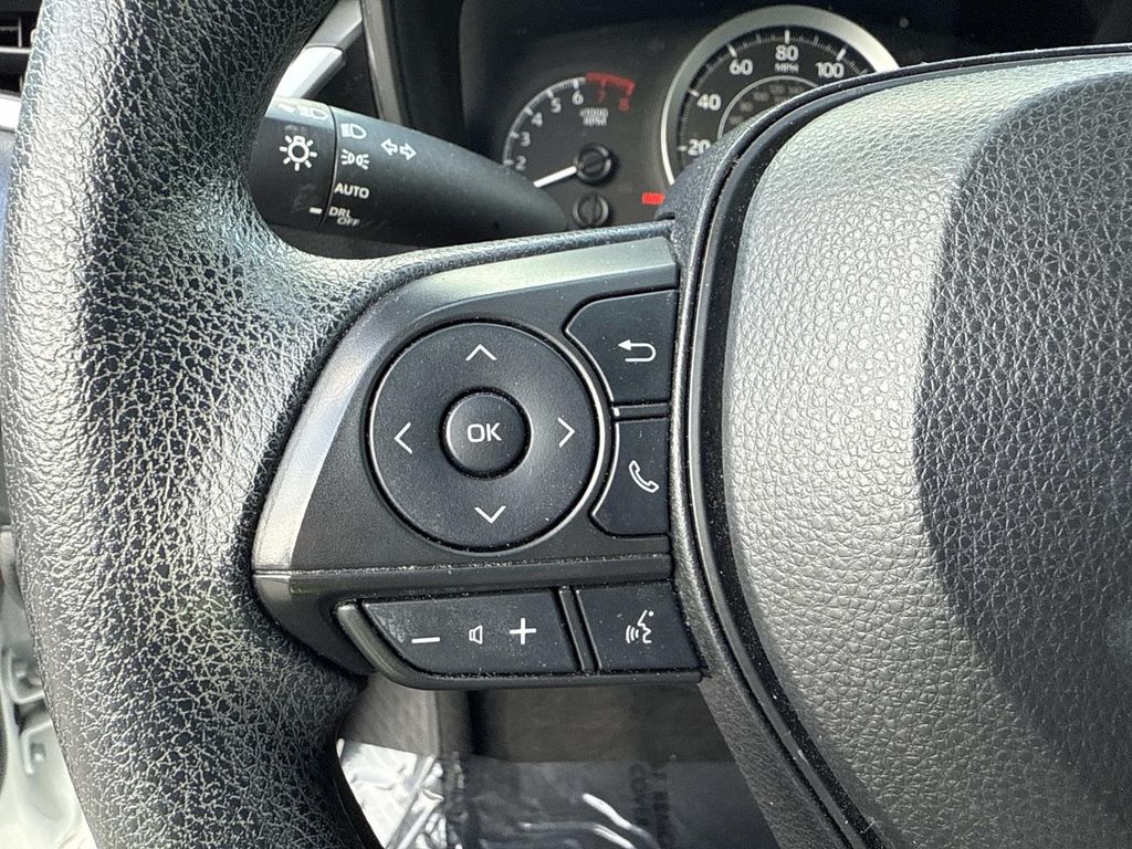 2022 Toyota Corolla LE photo 30