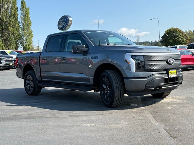 2025 Ford F-150 Lightning photo 3