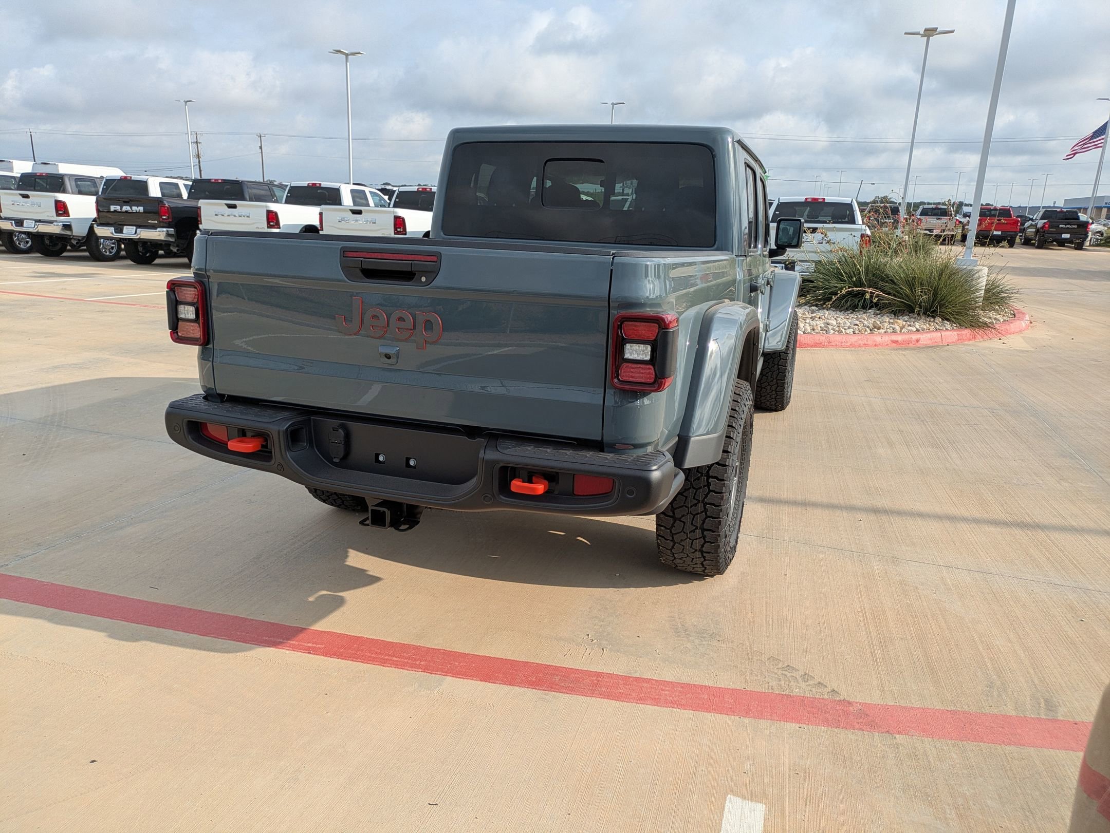 2025 Jeep Gladiator Mojave photo 3