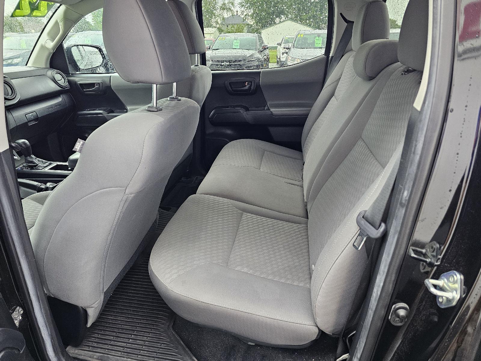 2022 Toyota Tacoma SR photo 16