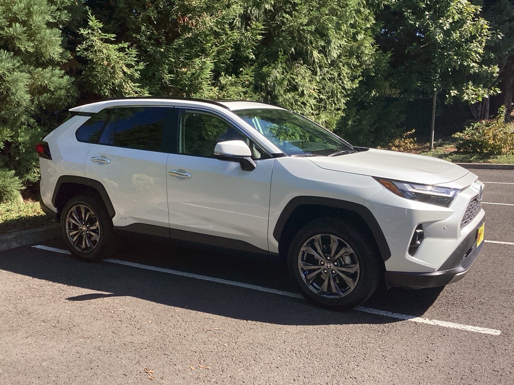 2023 Toyota RAV4 Hybrid Limited photo 2