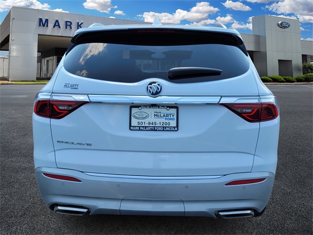 2023 Buick Enclave Essence photo 3