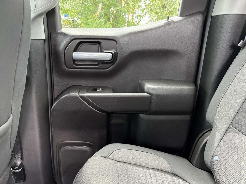 2020 Chevrolet Silverado 1500 LT photo 16