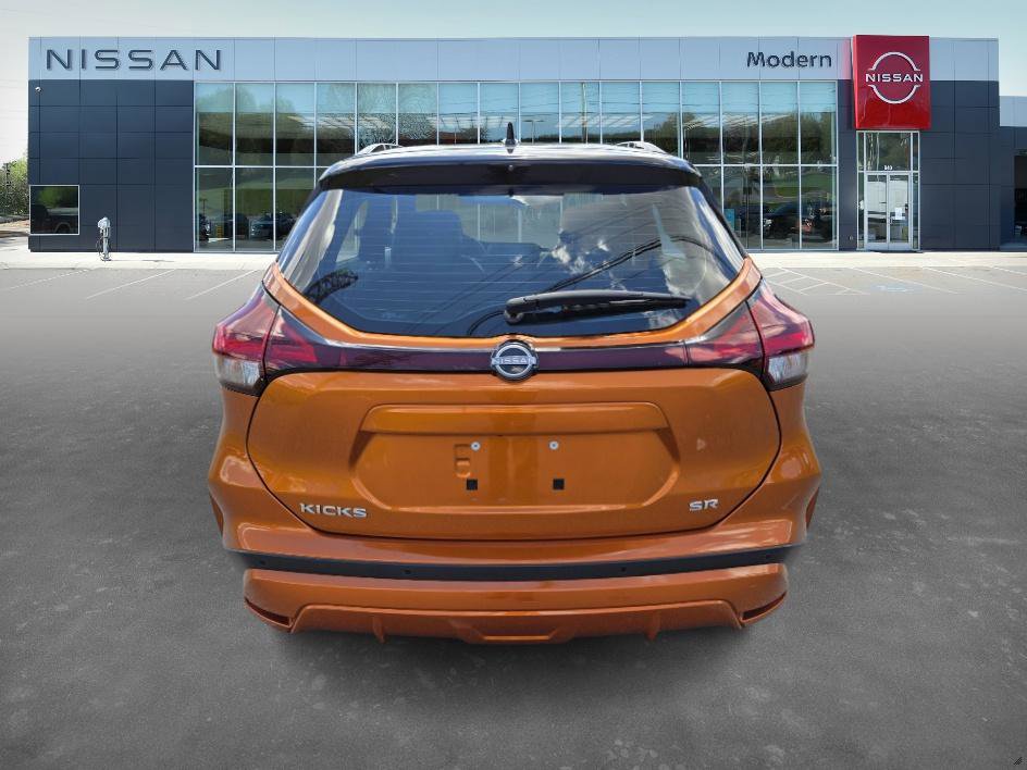 2023 Nissan Kicks SR photo 6