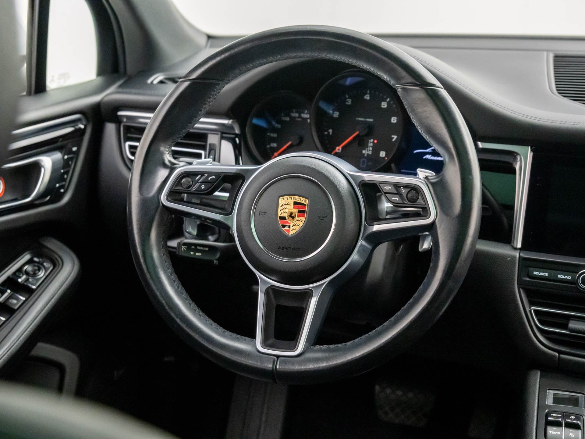2021 Porsche Macan Base photo 12