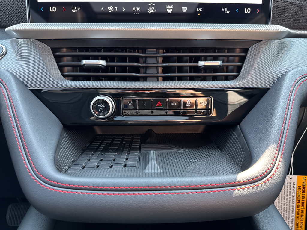 2025 Ford Explorer ST-Line photo 26