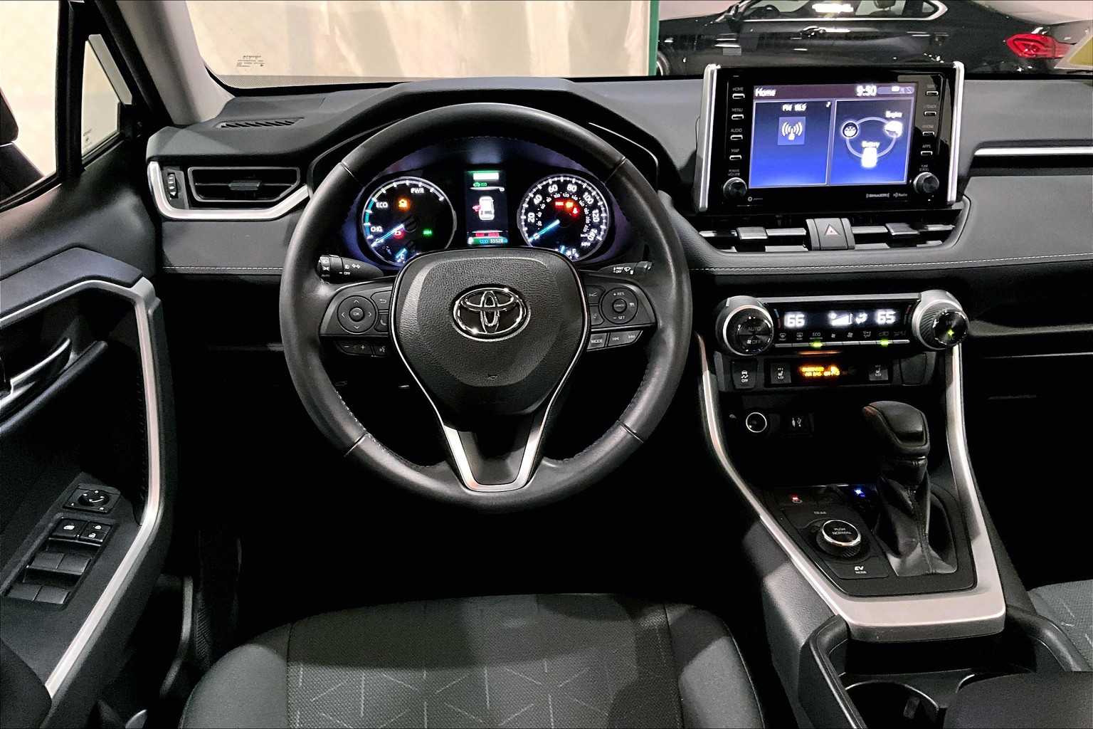 2019 Toyota RAV4 Hybrid XLE photo 5