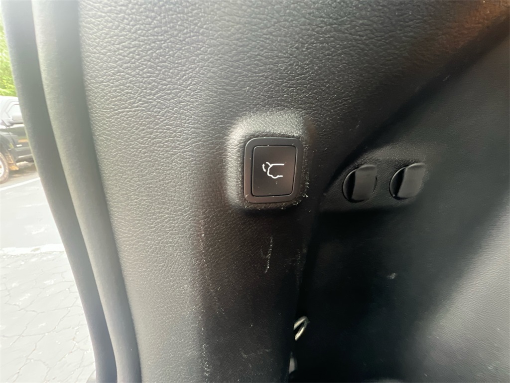 2023 Jeep Cherokee Altitude photo 36