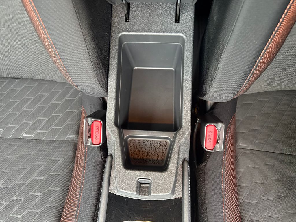 2023 Nissan Kicks SR photo 20