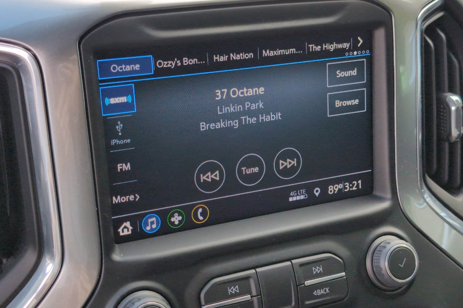 2023 Chevrolet Silverado LT photo 17