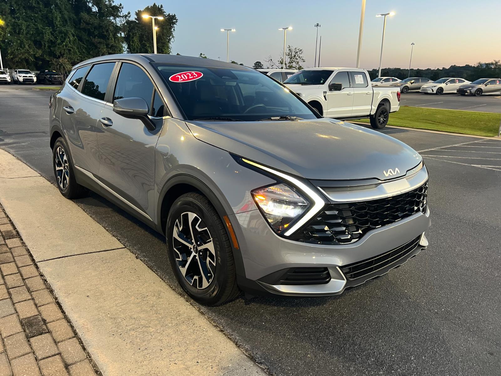 2023 Kia Sportage EX photo 4