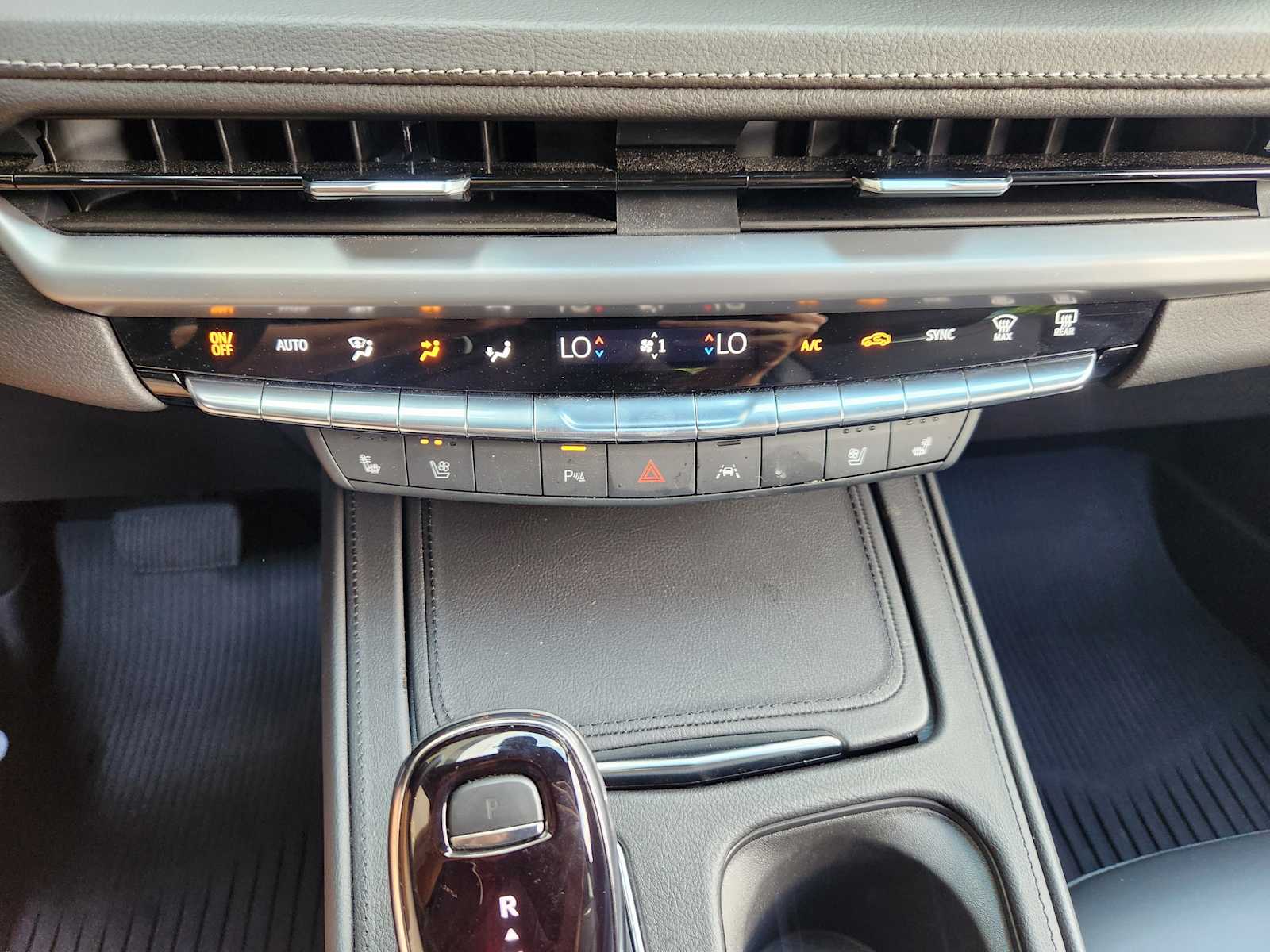 2025 Cadillac XT4 Premium Luxury photo 11