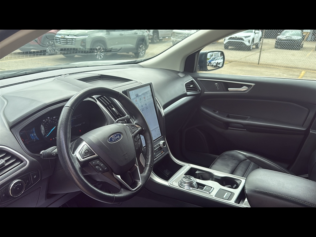 2023 Ford Edge SEL photo 7