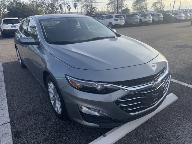 2023 Chevrolet Malibu 1LT photo 2