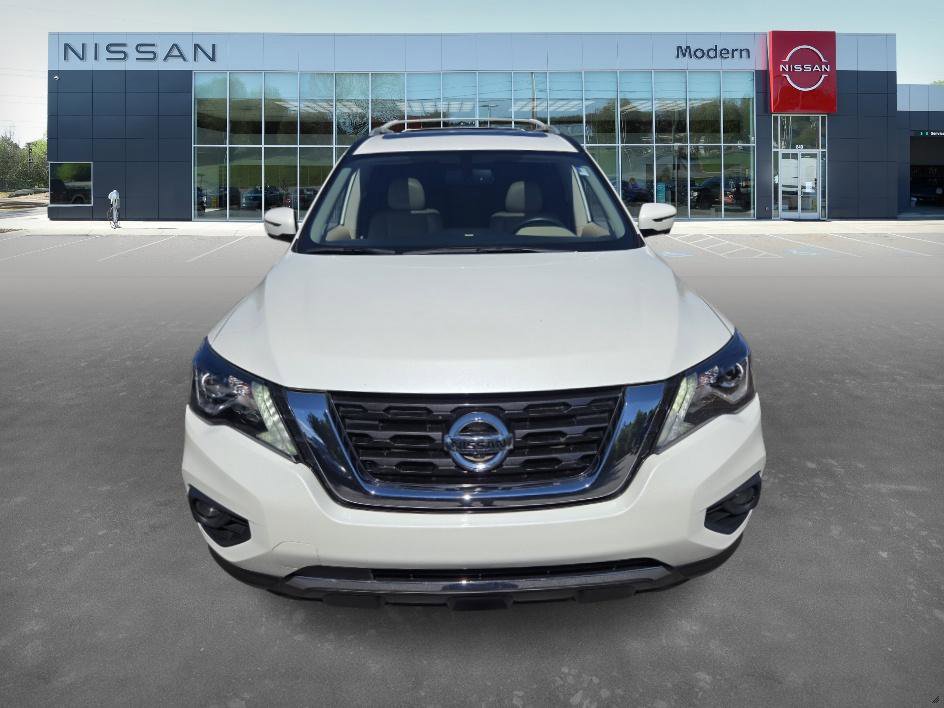 2020 Nissan Pathfinder Platinum photo 2