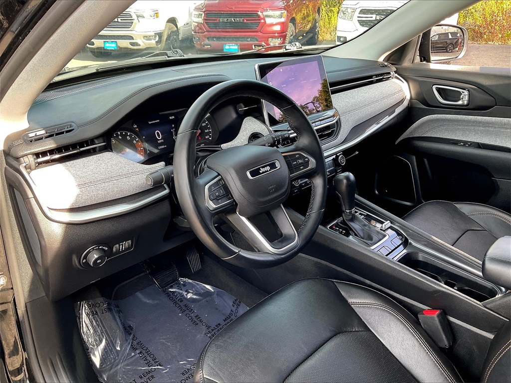 2022 Jeep Compass Latitude Lux photo 8