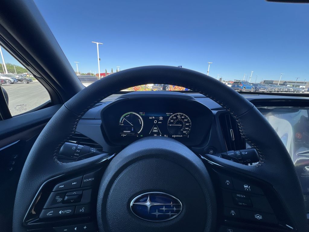 2025 Subaru Forester Touring photo 10