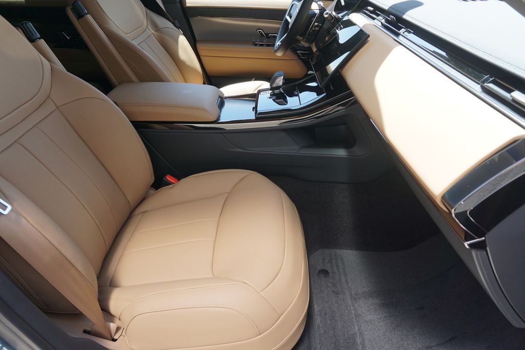 2025 Land Rover Range Rover Sport SE photo 22