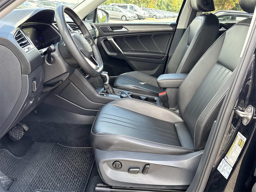 2022 Volkswagen Tiguan SE photo 14