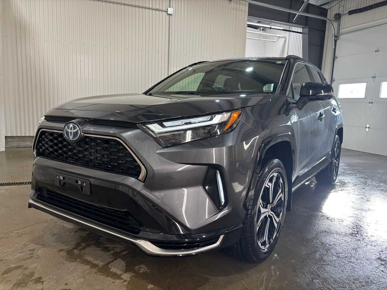 2023 Toyota RAV4 XSE's photo