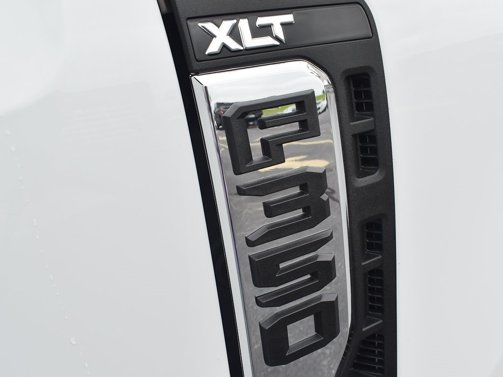 2025 Ford F-350 XLT photo 8