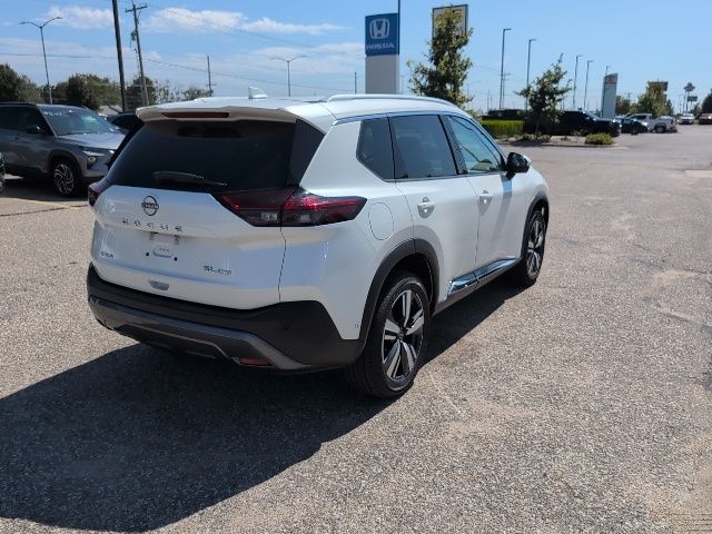 2023 Nissan Rogue SL photo 7