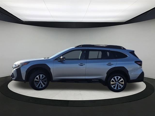 2023 Subaru Outback Premium photo 2