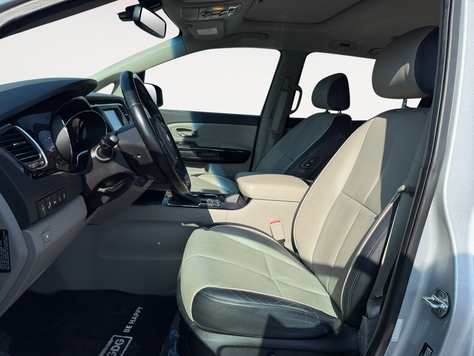 2020 Kia Sedona SX photo 9