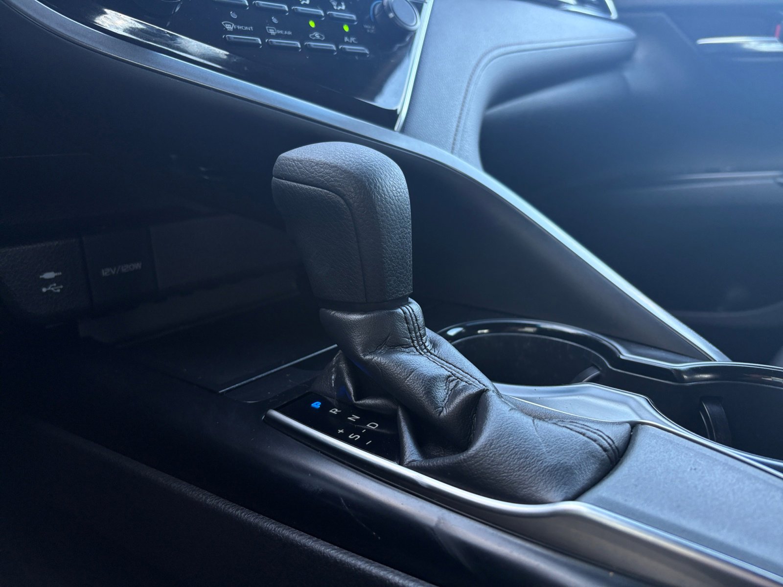 2018 Toyota Camry L photo 23