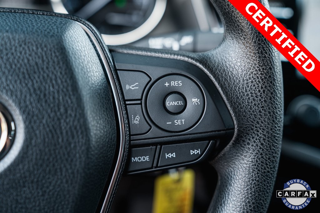 2019 Toyota Camry SE XLE photo 14
