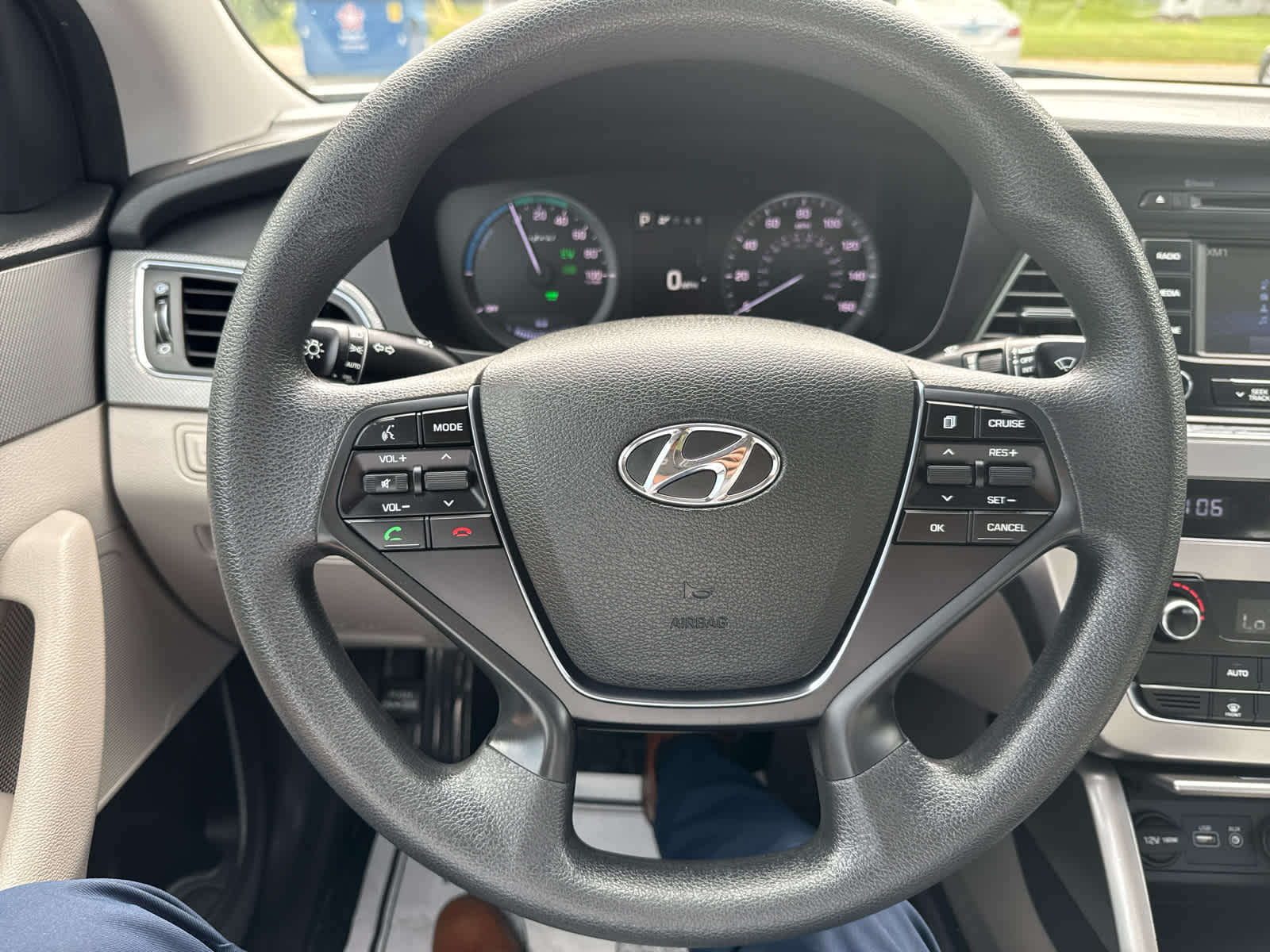 2016 Hyundai Sonata Hybrid SE photo 17