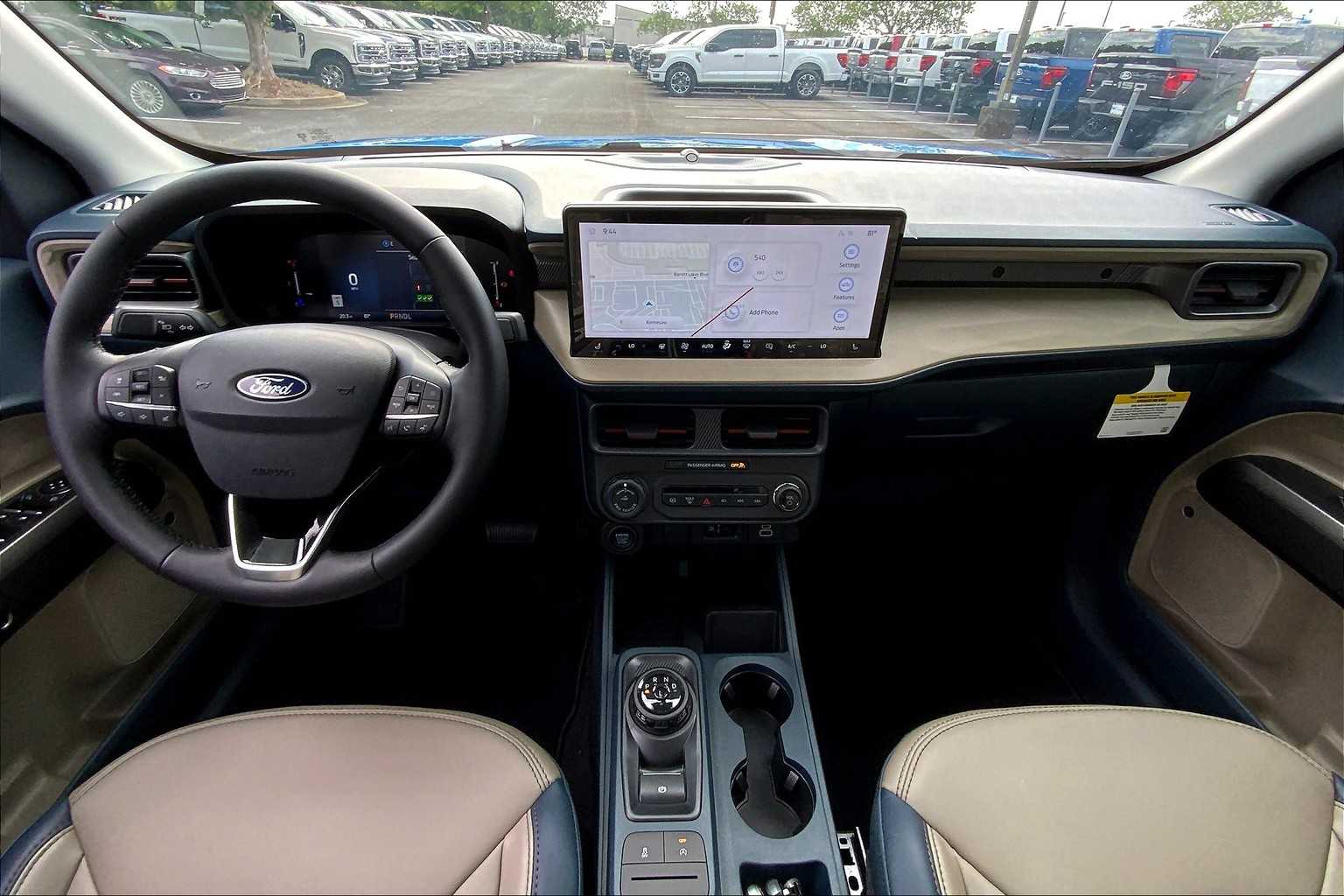 2025 Ford Maverick Lariat photo 2
