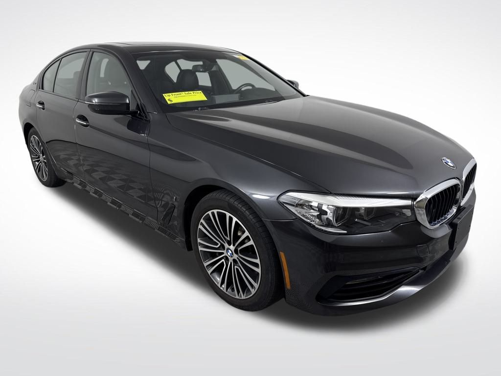 2018 BMW 5 Series 530e's photo