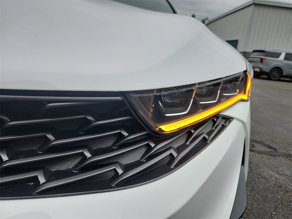 2023 Kia K5 GT-Line photo 9