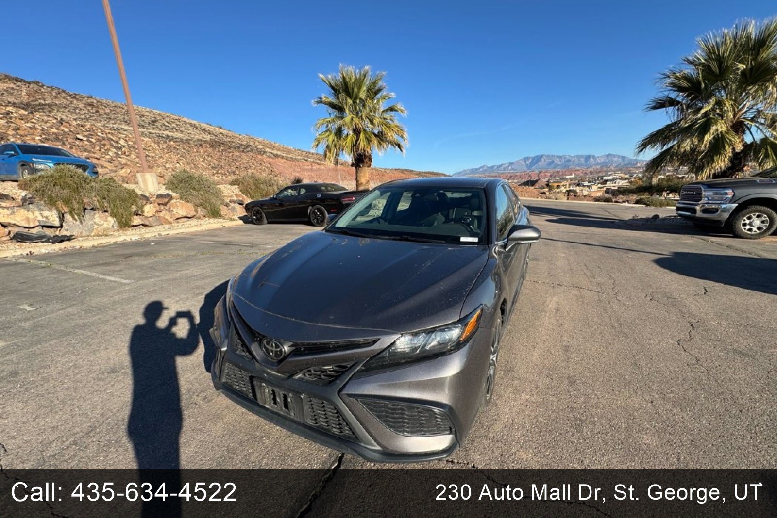 2023 Toyota Camry SE's photo