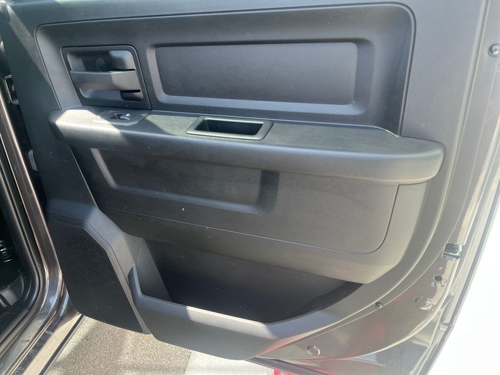 2025 Ram 2500 Tradesman photo 33