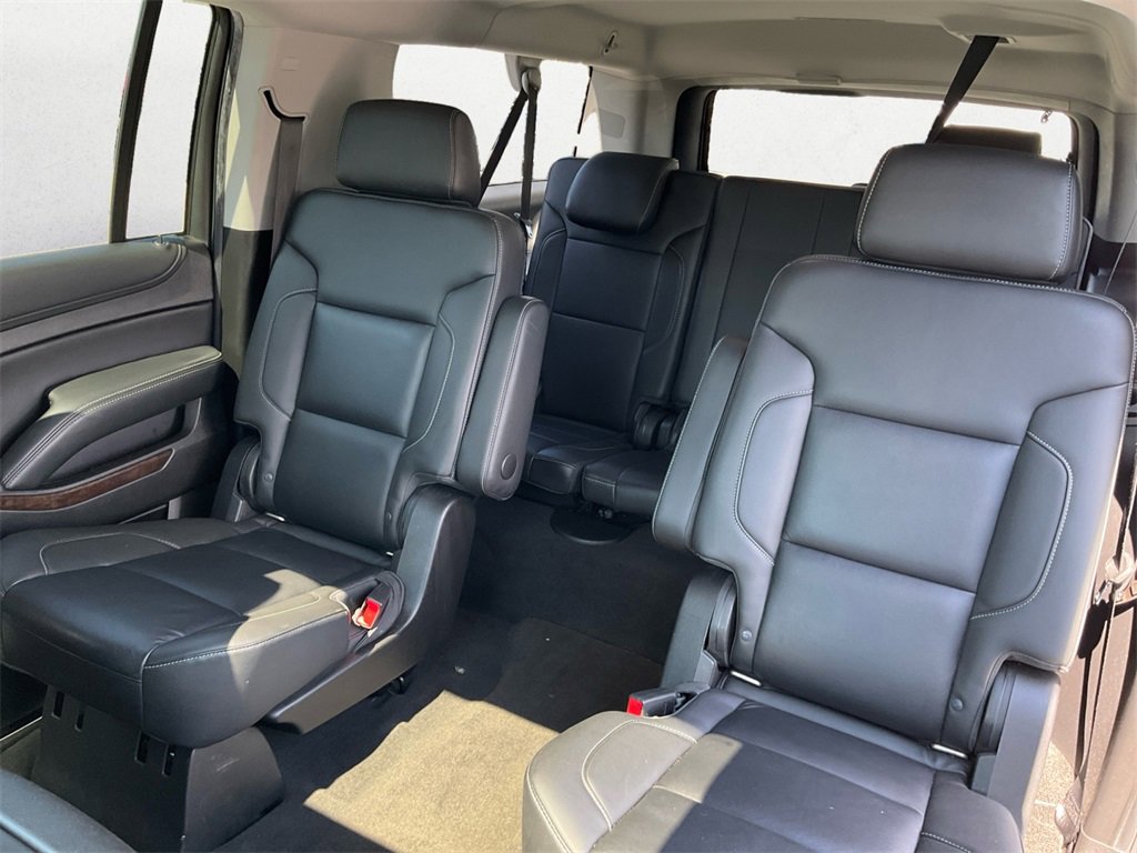 2018 Chevrolet Suburban LT photo 9