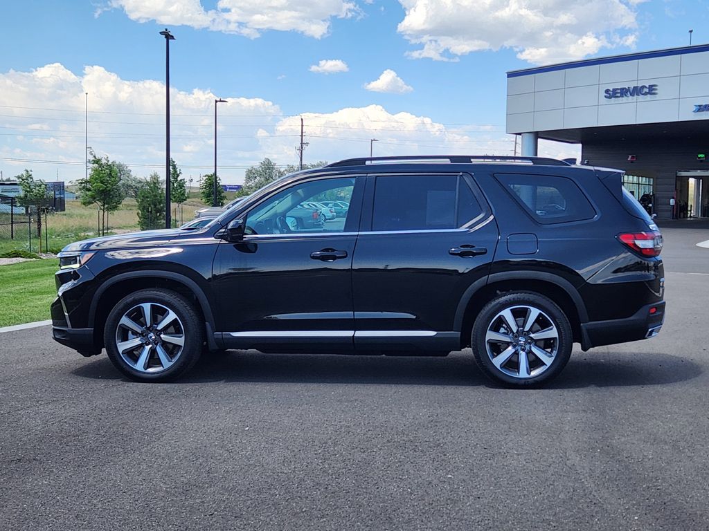 2025 Honda Pilot Elite photo 2