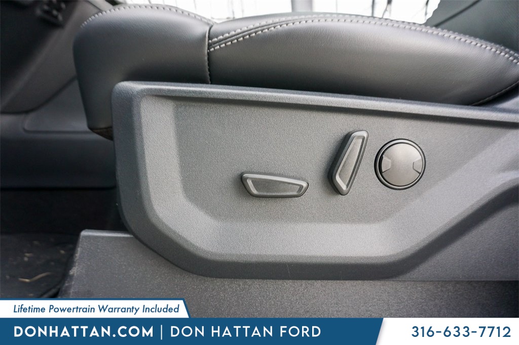 2025 Ford Expedition MAX Platinum photo 17