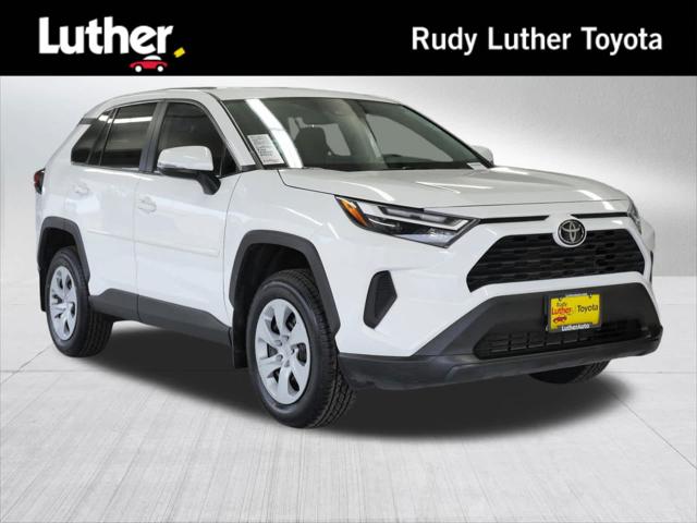 2024 Toyota RAV4 LE's photo