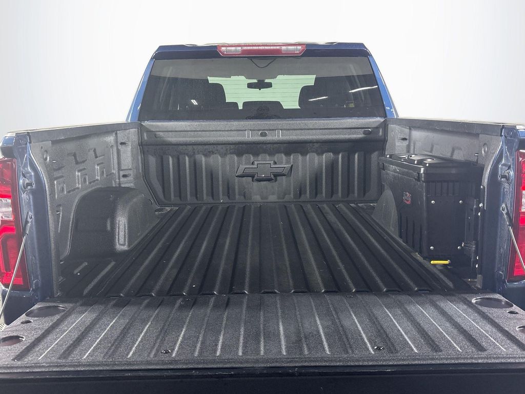 2021 Chevrolet Silverado 1500 RST photo 19