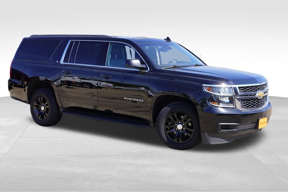2018 Chevrolet Suburban LT photo 2