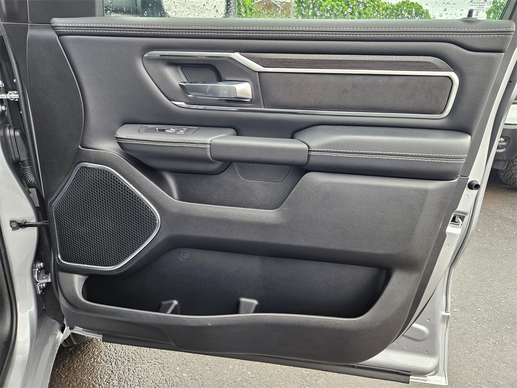 New 2025 Billet Silver Metallic Clear-Coat Exterior Paint RAM Laramie image 17