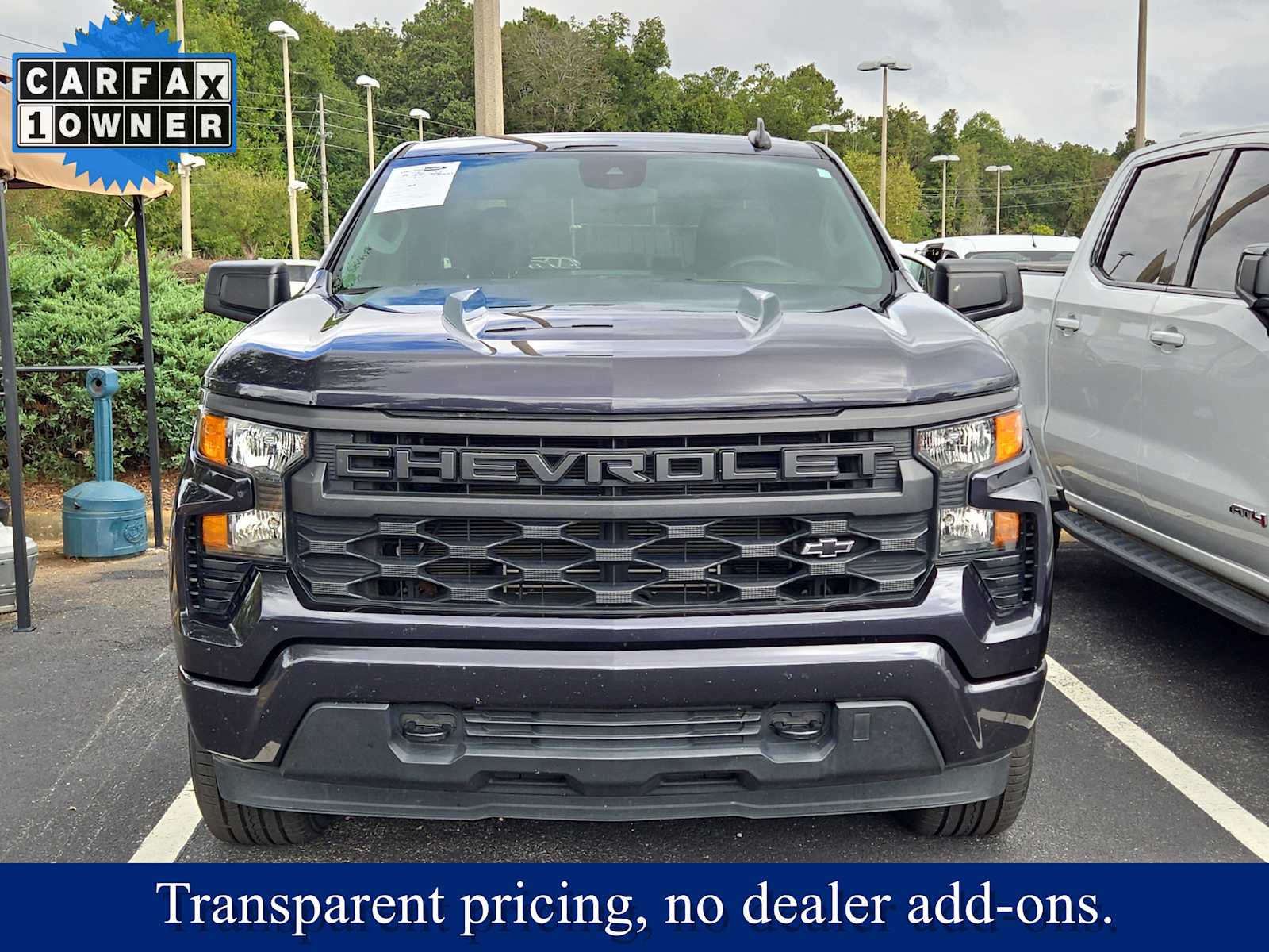 2022 Chevrolet Silverado 1500 Custom photo 2
