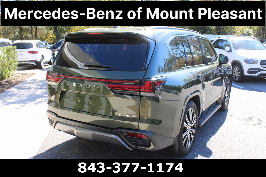 2023 Lexus LX 600 Luxury photo 3