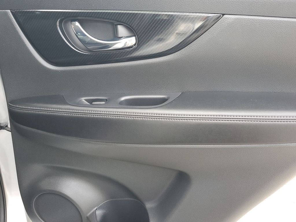 2019 Nissan Rogue SL photo 39